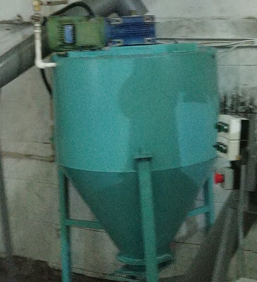 Yaş Hammadde Besleme Bunkeri